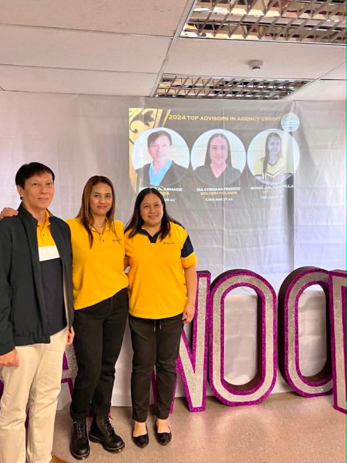 Ruth Abestilla with Sun Life colleagues at an agency awards event